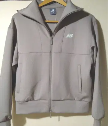 배송비 포함 40% OFF 뉴발란스 여성용 저지 자켓 M 사이즈