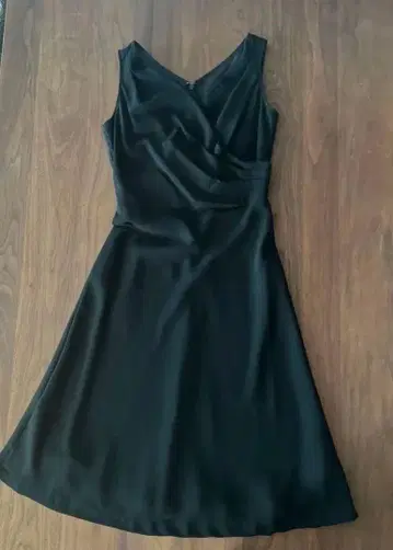 JAYRO 자이로 블랙 V넥 드레이프 드레스