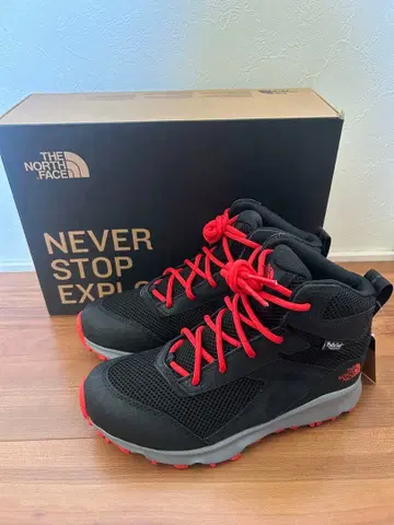 THE NORTH FACE 하이컷 등산화 블랙/레드 23.0cm