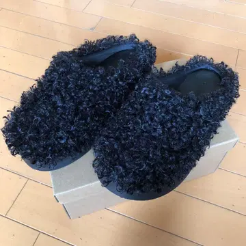 Kastane 블랙 퍼 슬리퍼