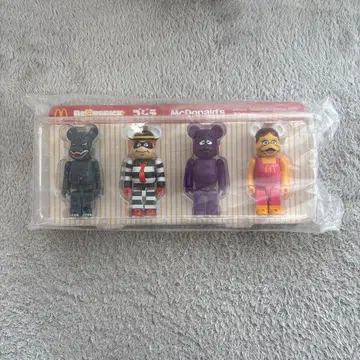 [미개봉 새상품] 고질라 VS 맥도날드 BE@RBRICK 4체 세트