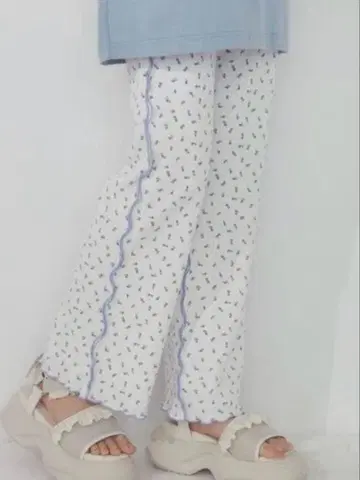 merry jenny flower 멜로우 써멀 팬츠 블루 미니 꽃무늬