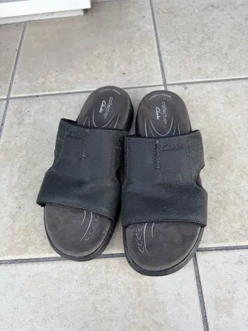 Clarks 컴포트 샌들 블랙