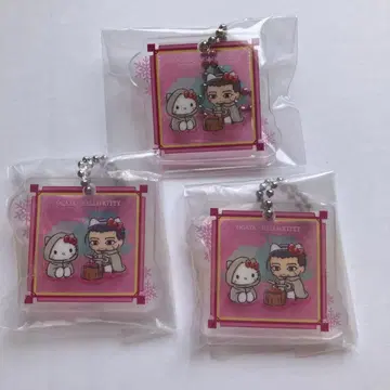 골든 카무이 아크릴 키링 오가타 산리오 키티