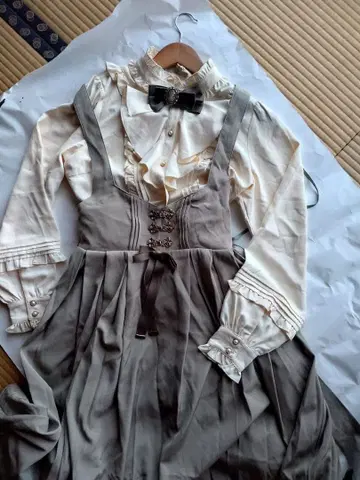 아마벨 블라우스와 jsk 세트