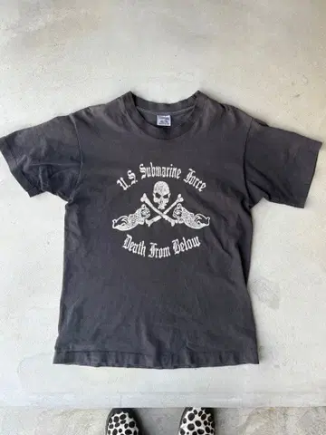 90s 스컬T 후르츠 택 선페이드 흑먹색