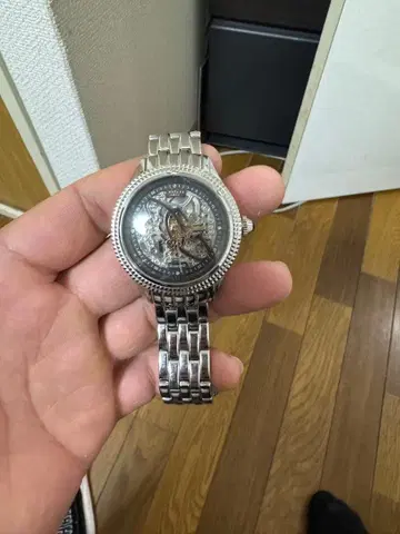 자동 태엽 스켈레톤 다이얼 손목시계