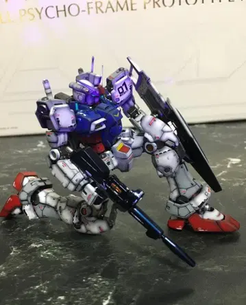 RG 1/144RX-78GP01 제피란사스 그라데이션 전체 도색 완성품
