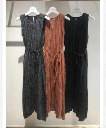 [ 새상품급 ] Mila Owen 슬리브리스 와셔 플리츠 원피스