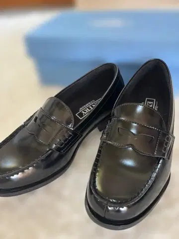 HAWKINS 블랙 로퍼