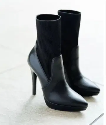 에밀리아 위즈 삭 부츠 S size