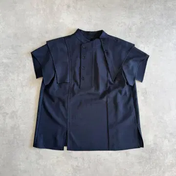 네이비 유나이티드 도쿄 아지메 레이어 린넨 라이크 블라우스
