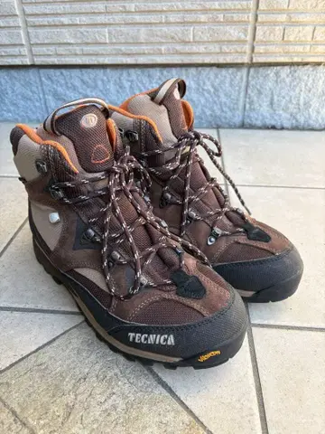 TECNICA 등산화 하이컷 브라운