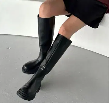 지나시스 러그 밑창 백 지퍼 롱 부츠