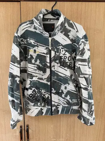 아이즈 프론티어 작업복