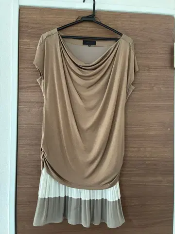 UNTITLED 베이지 드레이프 튜닉 반팔