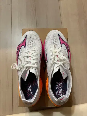 웨이브 리벨리온 프로 3 러닝화 화이트/핑크/오렌지