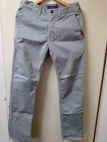 Superdry 극도 건조(하십시요) 치노 팬츠 (그레이)