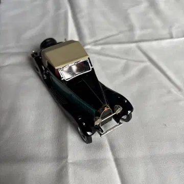 Western Models 1/43 부가티 화이트 메탈제