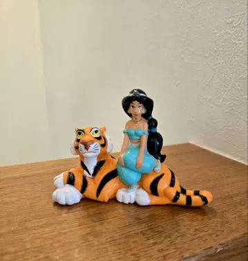 디즈니 알라딘 재스민 라자 PVC 피규어 아메토이