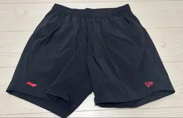 뉴에라 Budweiser 콜라보 숏팬츠 하프 팬츠