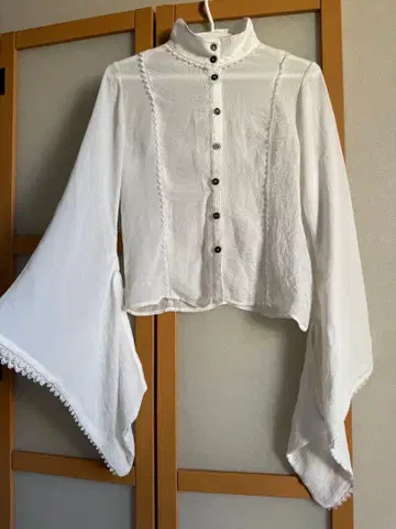 gouk 플레어 슬리브 화이트 셔츠 기모노 슬리브 일본풍