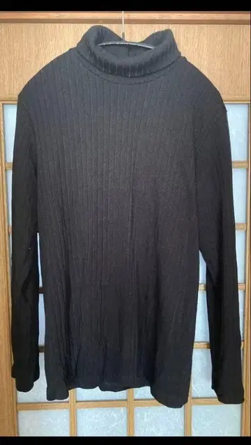 5351 POUR LES HOMMES 블랙 터틀넥