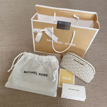 미사용 새상품 MICHAEL KORS 파우치