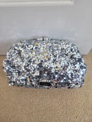 새상품급 케이트 스페이드 스팽글 가마구치 숄더백