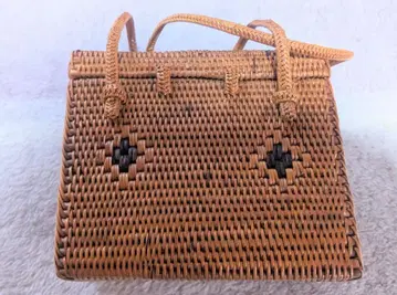 브라운 뜨개질 바스켓백 발리산