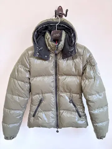 MONCLER 후드 부착 다운 자켓 올리브