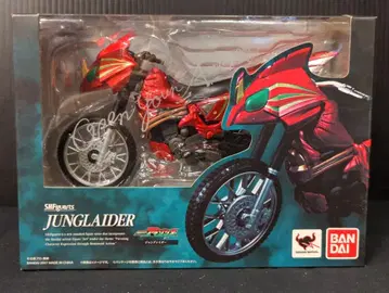 반다이 S.H.Figuarts 가면라이더 아마존즈 정글레이더