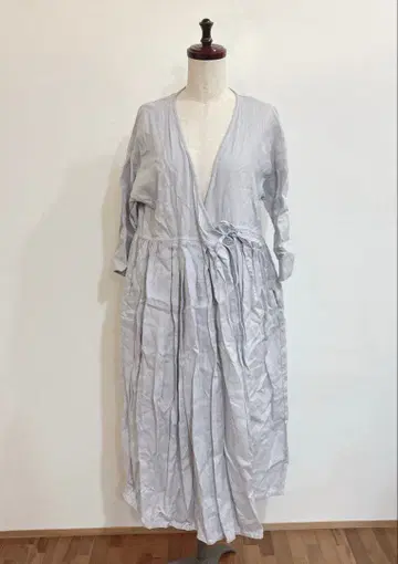 a piece of Library 아피스 오브 라이브러리 원피스