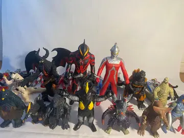 울트라맨 괴수 소프트 비닐 30체 BANDAI 발탄 성인 제튼 고모라