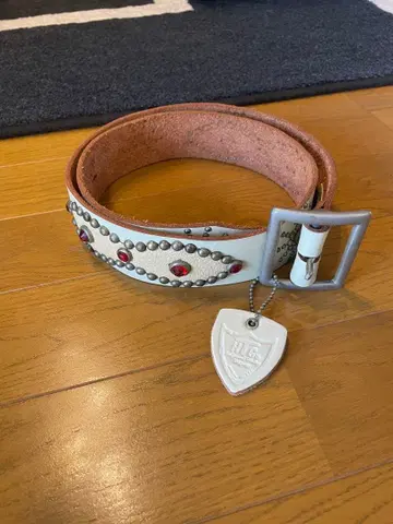 HTC 스터드 벨트