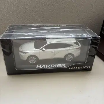 도요타 HARRIER 화이트 1/30 컬러 샘플