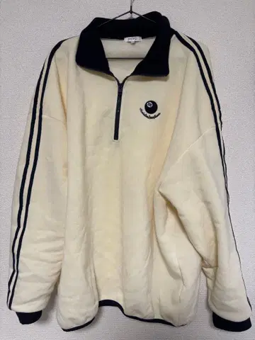 크림색 집업 트레이닝복 하프 지퍼