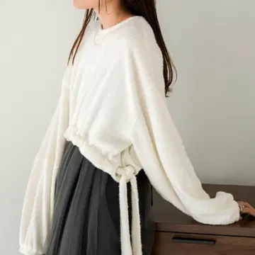 Bab 밑단 드로스트 샤기 숏 기장 상의