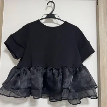 SUGAR BISKET 시어 프릴 도킹 상의