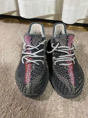 Yeezy Boost 350 V2 블랙/레드