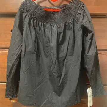 ZARA 오프숄더 상의 L