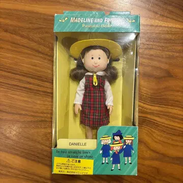 마들렌과 친구 다니엘 인형