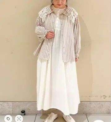 새상품 사만사 모스모스 개더 하오리 블라우스 베이지