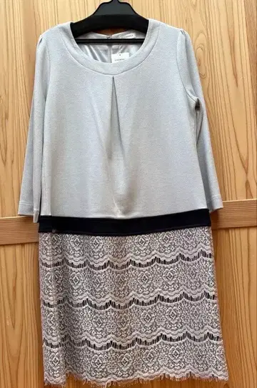 하모니카 미사용 새상품 라이트 그레이 레이스 포함 캐주얼 드레스