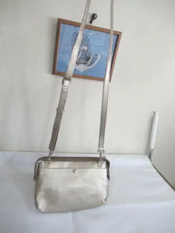 컨디션 최상 IBIZA 미니백 가죽 샴페인 골드 계열 숄더백