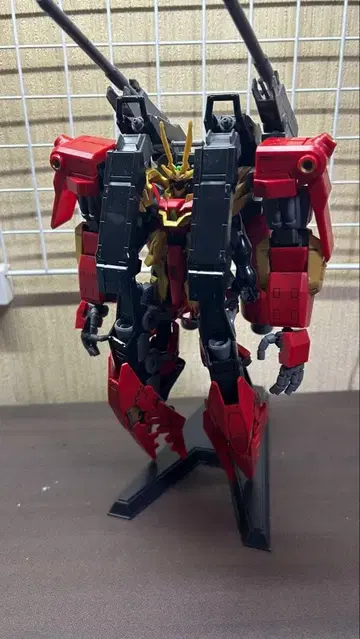 HG 1/144 티포에우스 건담 키메라 정크 완성품