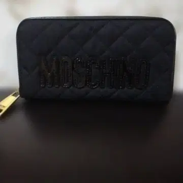 가격 인하 MOSCHINO 모스키노 장지갑 퀼팅