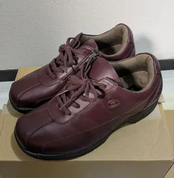 요넥스 (YONEX) 파워 쿠션 보르도 컬러 23.5cm