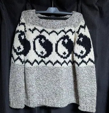 BLACK WEIRDOS 블랙 위도우 음양 니트