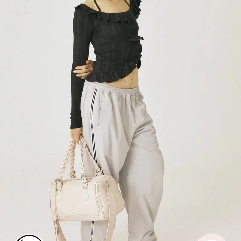Three Times Elfin Skirt Pants #쓰리타임즈 on Bunjang Global Site.